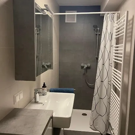 Ruhiges Im Grünen *